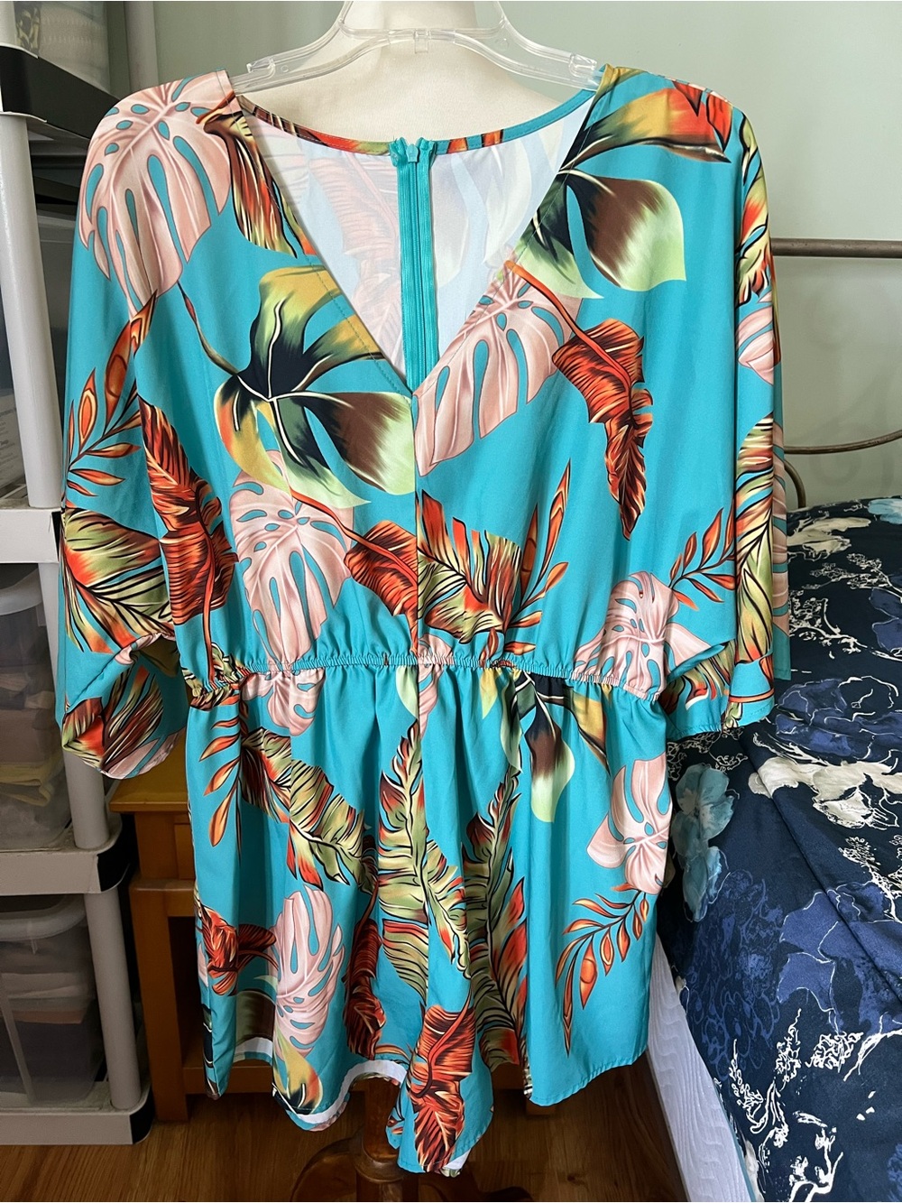Shein Curve 1XL Women’s Tropical Turquoise One-Piece V-Neck Short Sleeve Romper